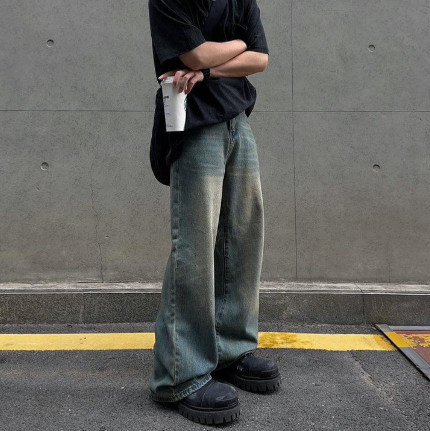 Aged Wash Relaxed Fit Baggy Jeans – Effortless Vintage Style